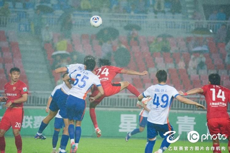 东道主在世界杯的26场揭幕战中仅输过一场，是上一届的卡塔尔